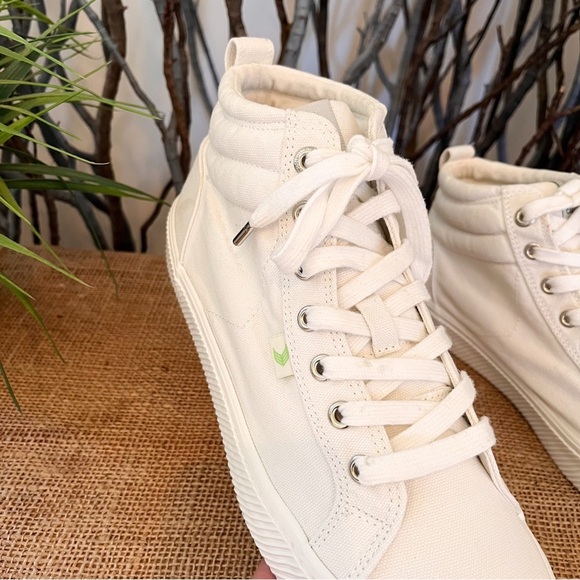 Cariuma OCA High Canvas Sneakers White Size 9 Women’s - Picture 7 of 13
